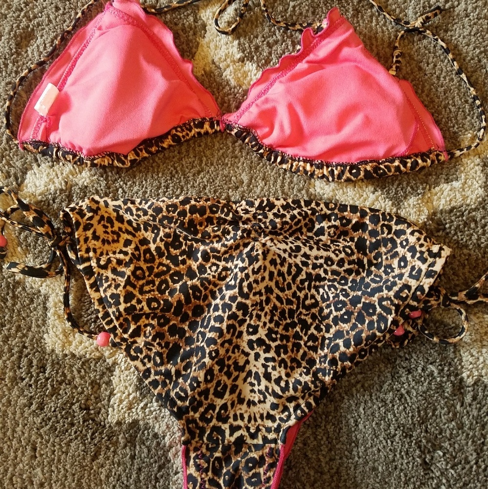 Bathing suit - Picture 2 of 2
